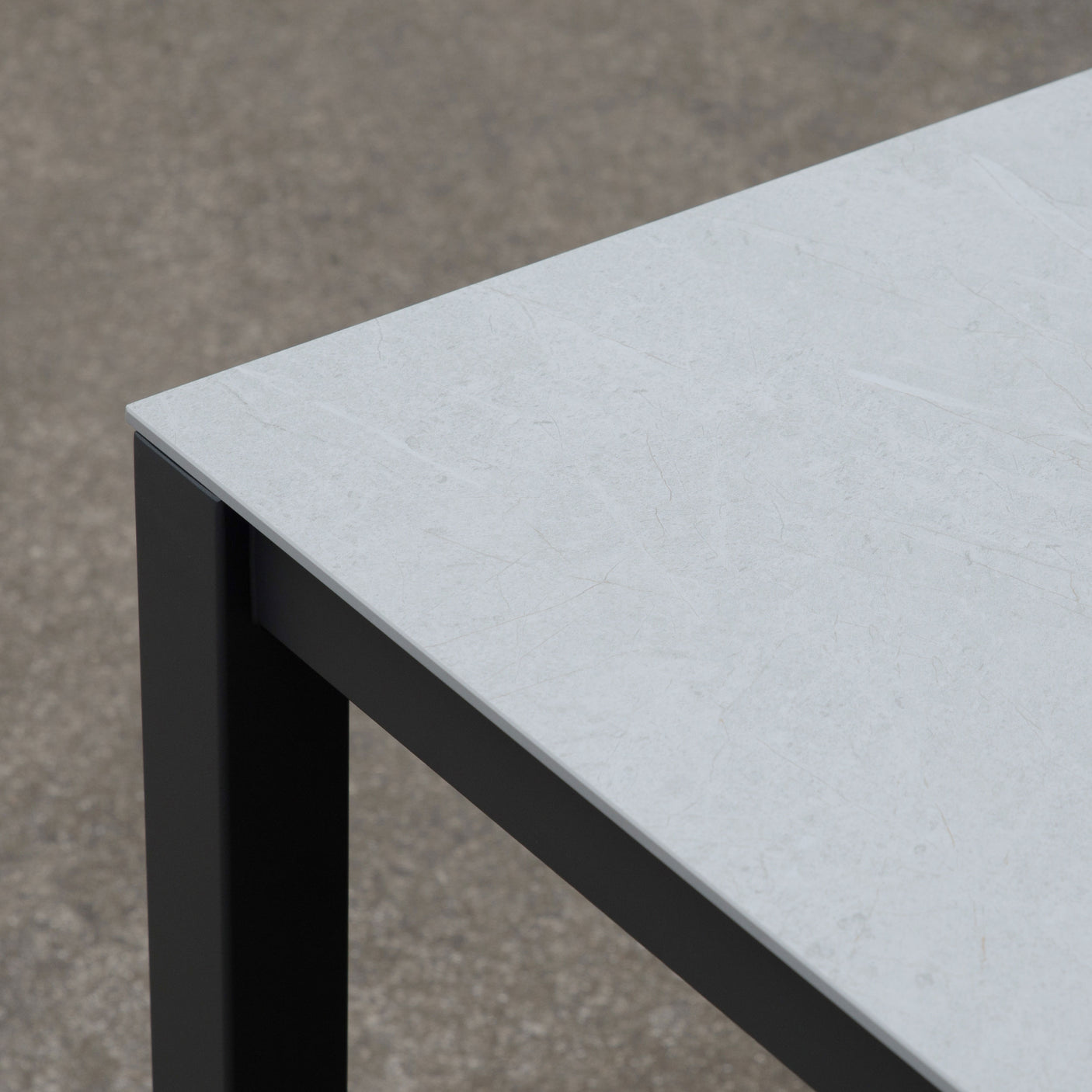 Marikk Rotations-Frontausziehtisch 220/160x99,5 cm Keramikplatte + Edelstahl pulverbeschichtet+Rollen