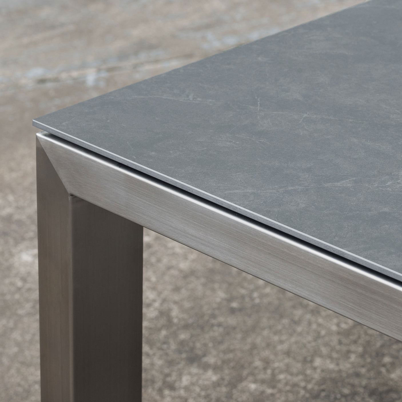 Marikk Deluxe Frontausziehtisch 300/240/180x100cm Keramikplatte mit Edelstahlgestell und Rollen