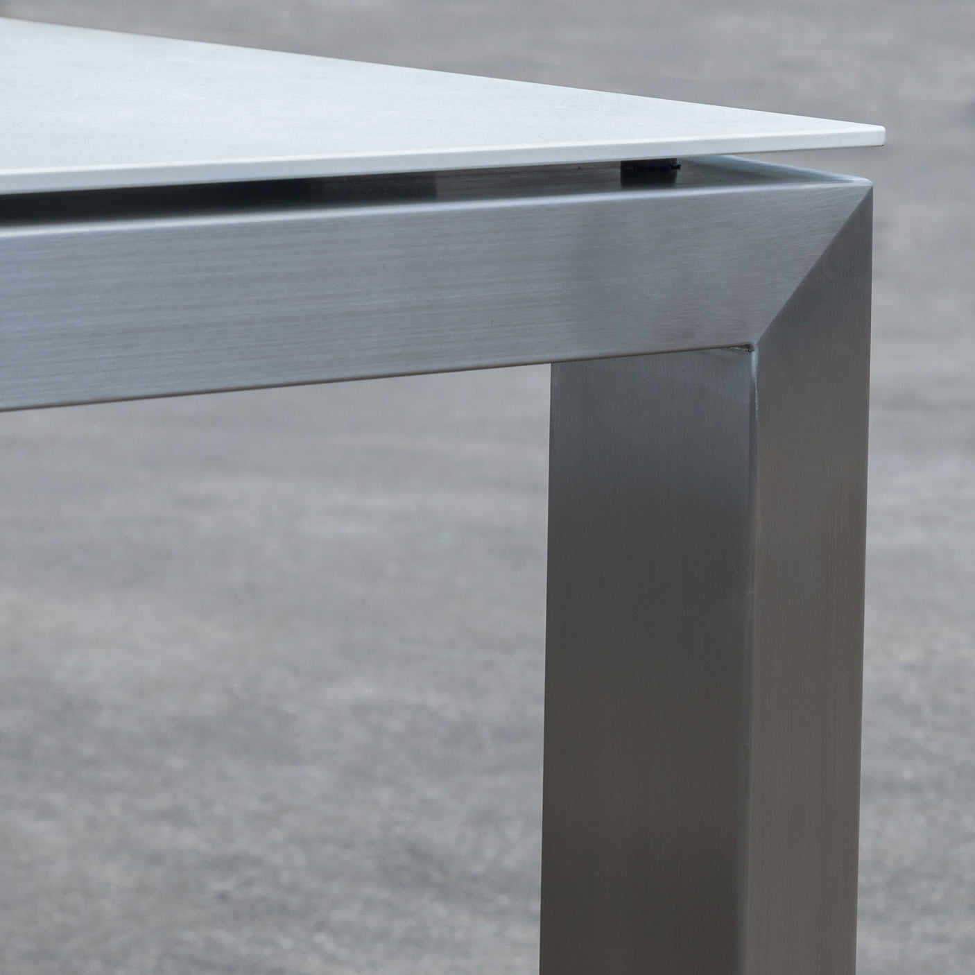 Marikk Deluxe Frontausziehtisch 340/280/220x100cm Keramikplatte mit Edelstahlgestell und Rollen