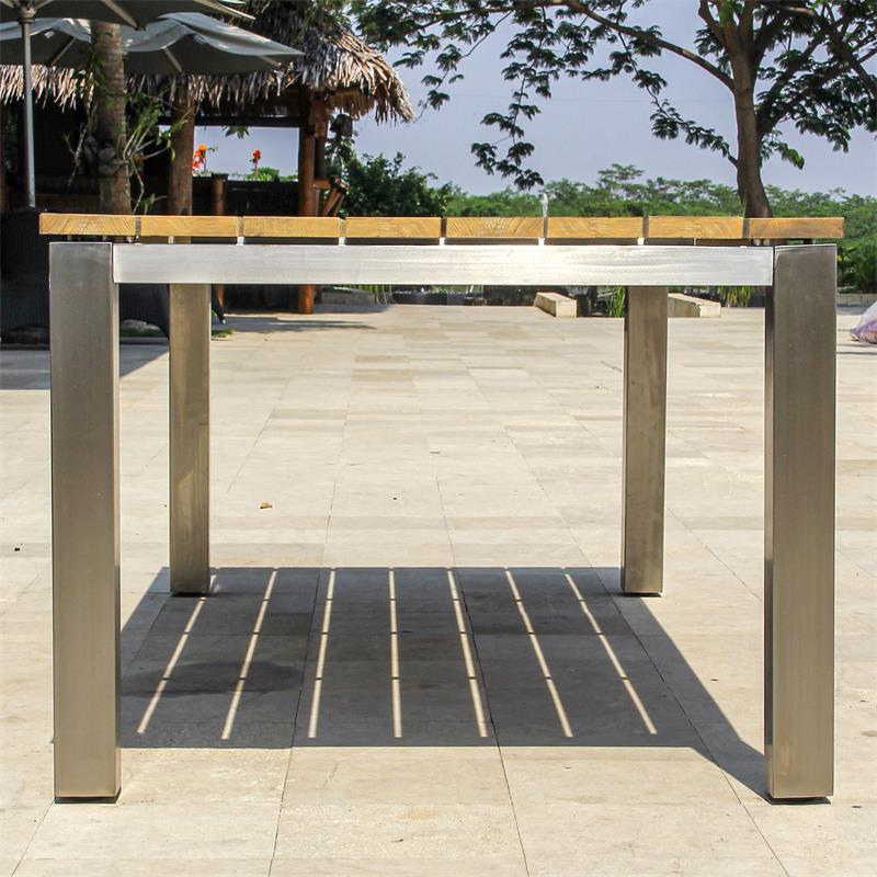 Ensemble de chaises empilables Zilart Vintage 210 composé d'une table à manger Zilart 210 x 100 et de chaises empilables Zilart