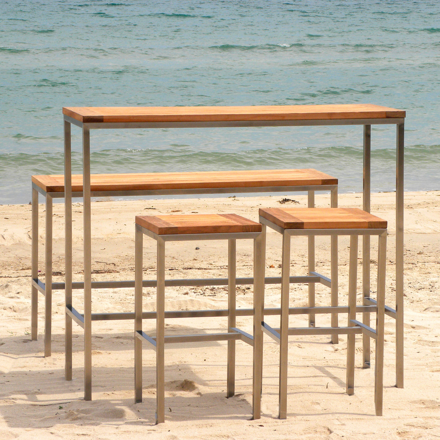 Florence Bar Set 2-1 bestehend aus Florence Bar Tisch mit 2 Florence Bar Hockern und 1 Florence Bar Bank aus Teak und Edelstahl