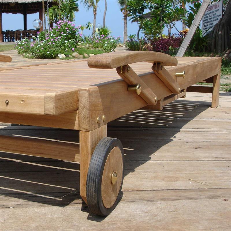 Hampton Deluxe Liegen Set 1 bestehend aus Hampton Liege Teak mit Messingbeschlägen und Liegenauflage in Nagata