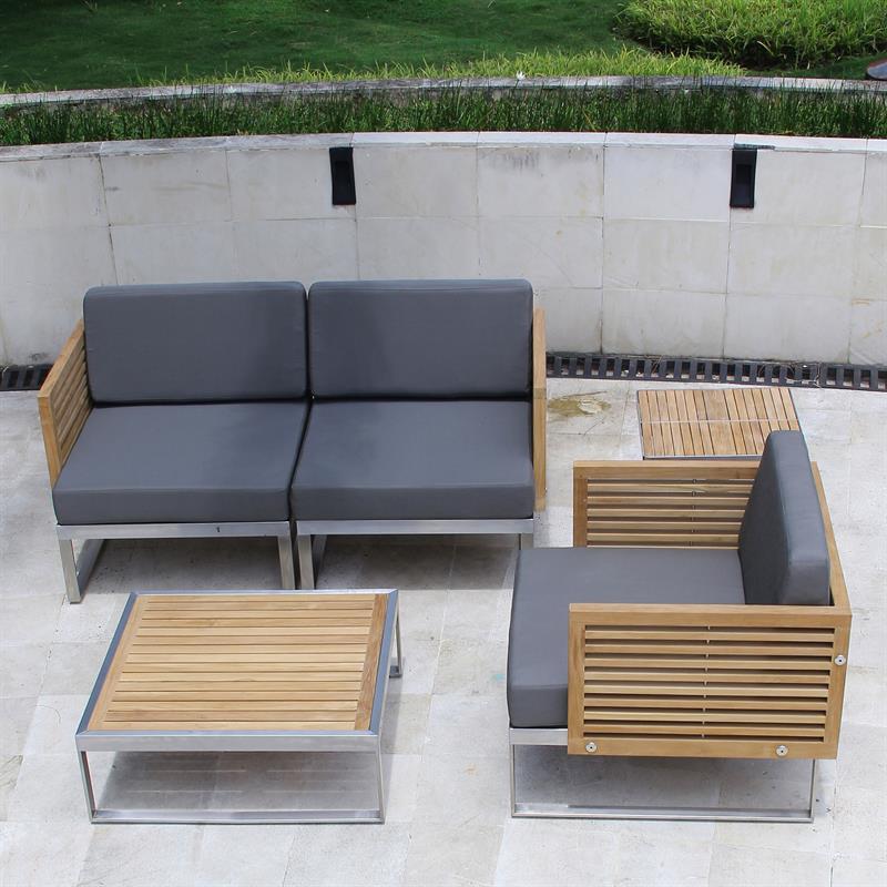 Tessin Lounge Set bestehend aus: 1 x Seitenmodul rechts, 1 x Eckmodul, 1 x Mittelmodul, 1 x Seitenmodul links , 1 x Tessin Einsitzer alle mit Polster in Sunproof und 1x Ottomane ohne Polster