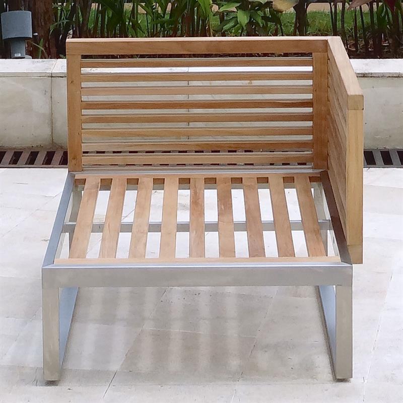 Tessin Lounge Set bestehend aus: 1 x Seitenmodul rechts, 1 x Eckmodul, 1 x Mittelmodul, 1 x Seitenmodul links , 1 x Tessin Einsitzer alle mit Polster in Sunproof und 1x Ottomane ohne Polster