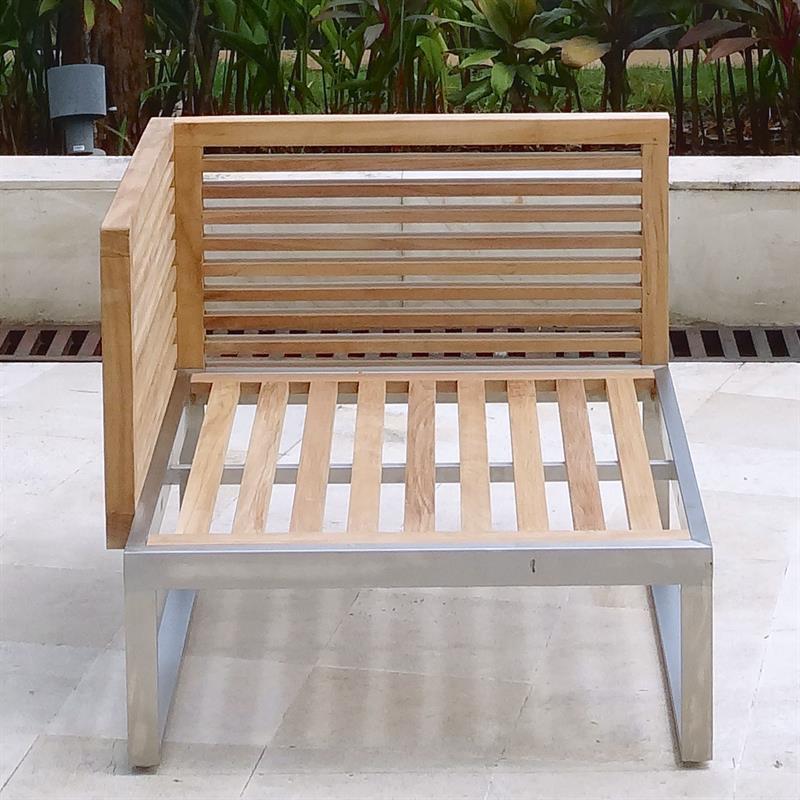 Tessin Lounge Set bestehend aus: 1 x Seitenmodul rechts, 1 x Eckmodul, 1 x Mittelmodul, 1 x Seitenmodul links , 1 x Tessin Einsitzer alle mit Polster in Sunproof und 1x Ottomane ohne Polster