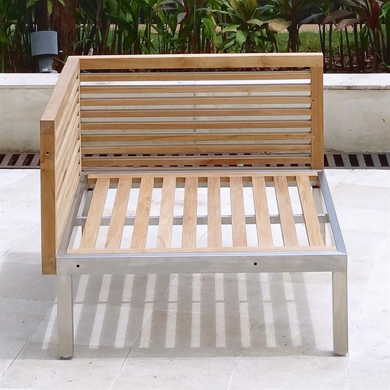 Tessin Lounge Set bestehend aus: 1 x Seitenmodul rechts, 1 x Eckmodul, 1 x Mittelmodul, 1 x Seitenmodul links , 1 x Tessin Einsitzer alle mit Polster in Sunproof und 1x Ottomane ohne Polster