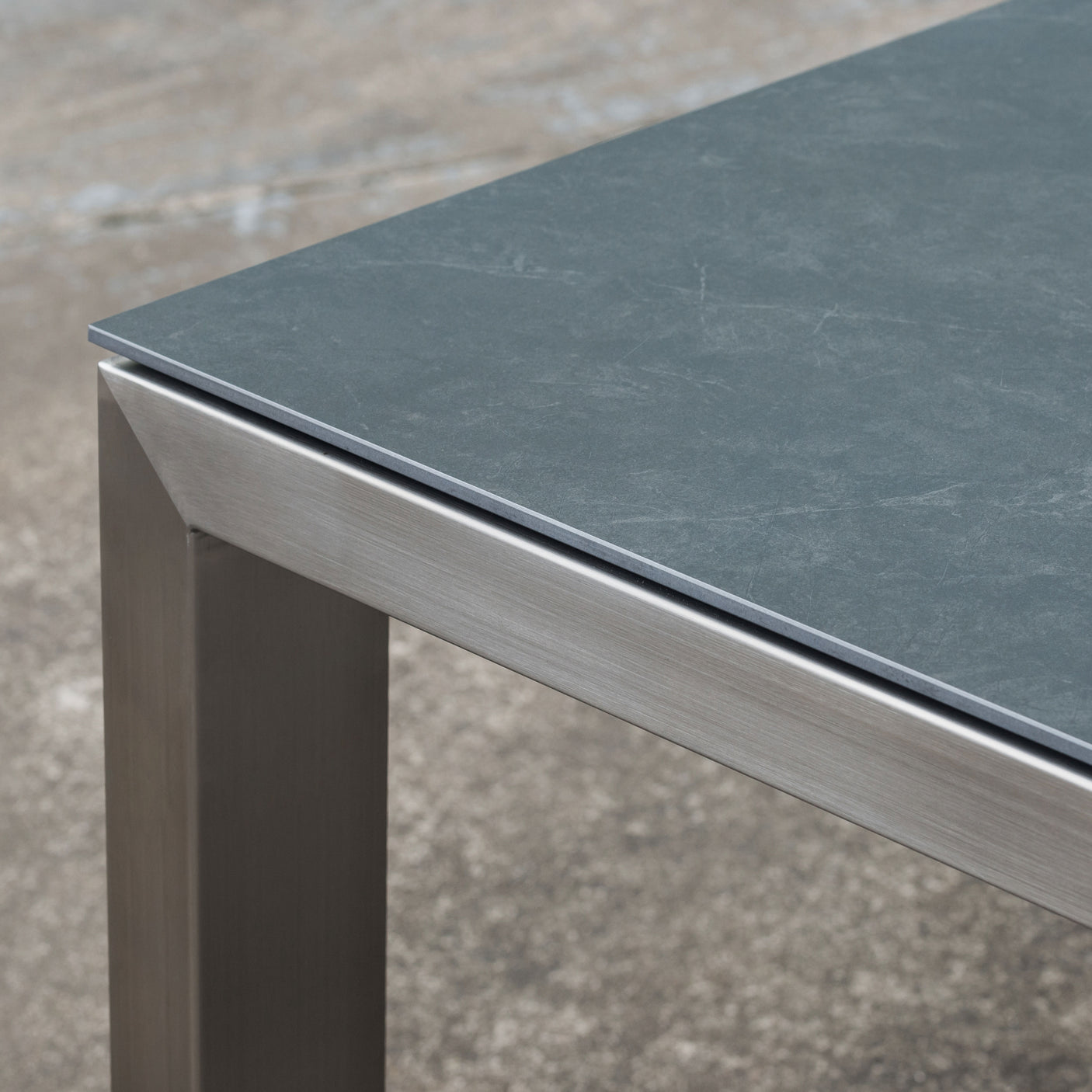 Marikk Deluxe  Frontausziehtisch 300/240/180x100cm Keramikplatte mit Edelstahlgestell und Rollen