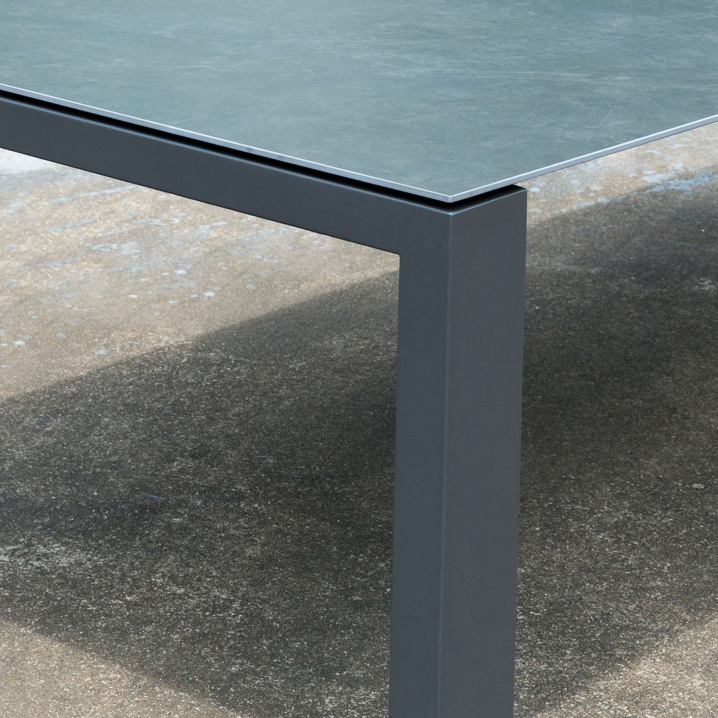 Marikk Deluxe  Frontausziehtisch 300/240/180x100cm Keramikplatte + Edelstahl pulverbeschichet +Rollen